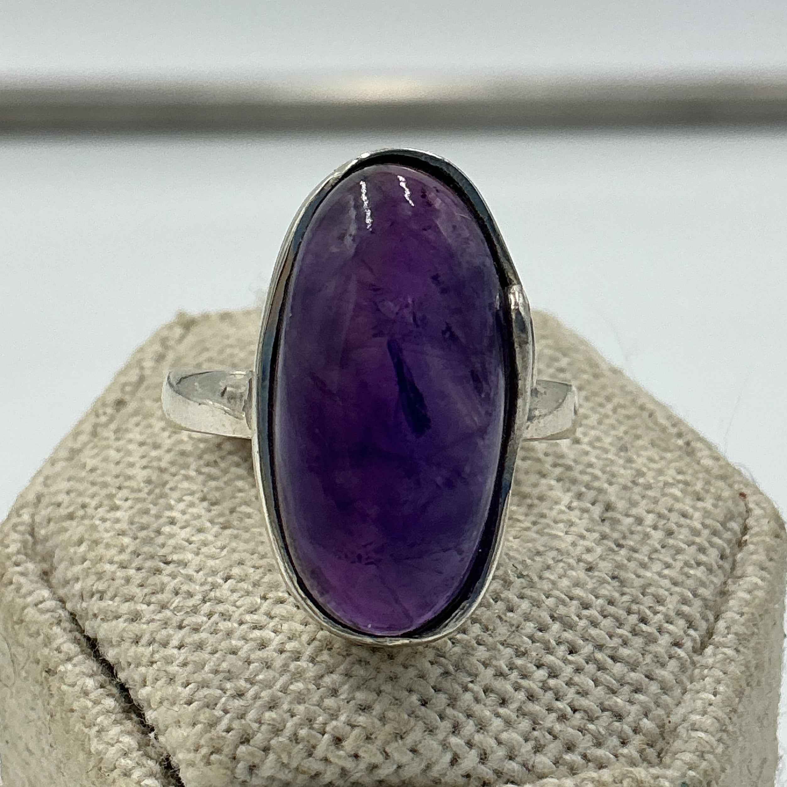 Sterling Silver Oval Wave Amethyst Ring – Size 8 – Calm, Intuition & Spiritual Protection