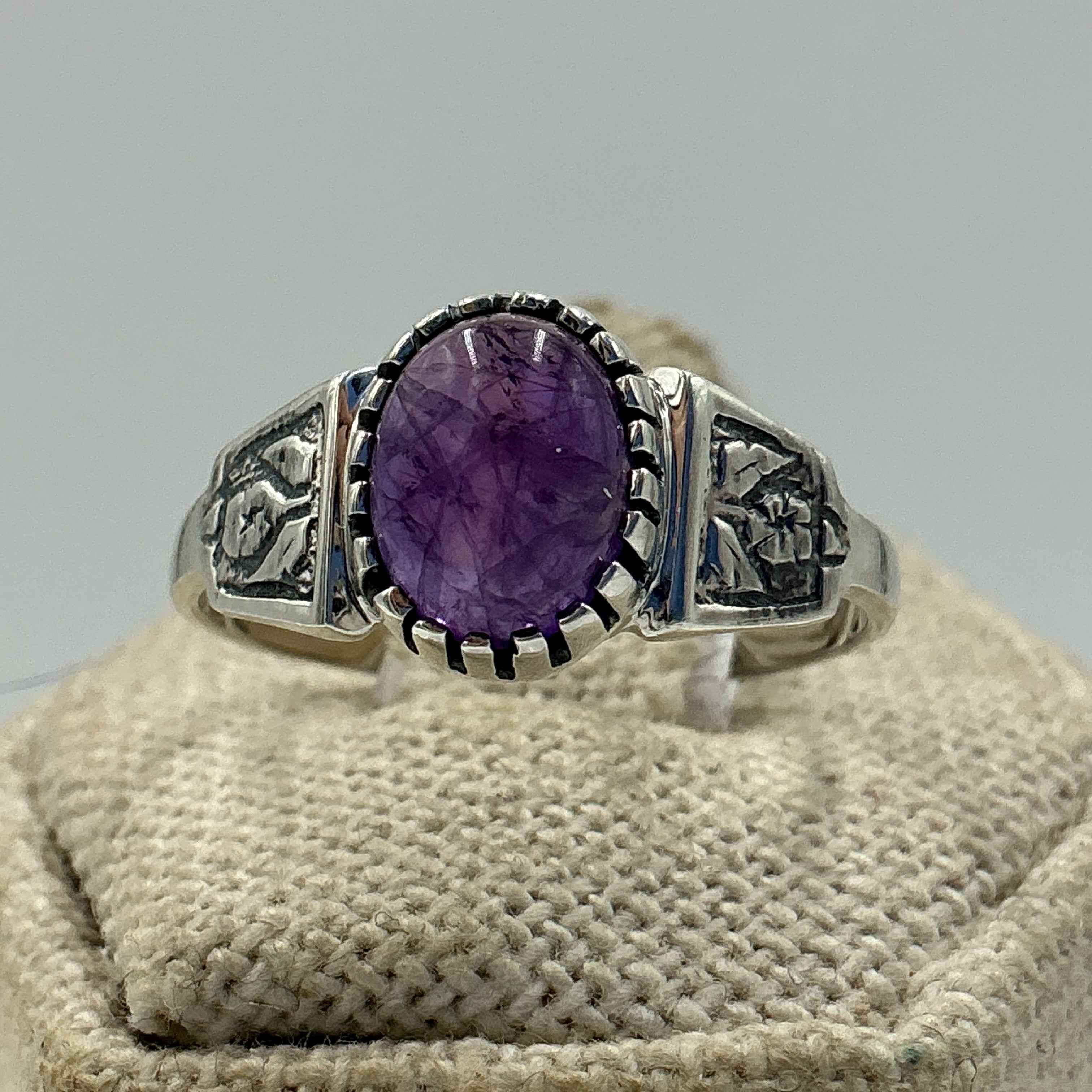 Sterling Silver Split Banded Oval Amethyst Ring – Size 10 – Calm, Intuition & Spiritual Protection