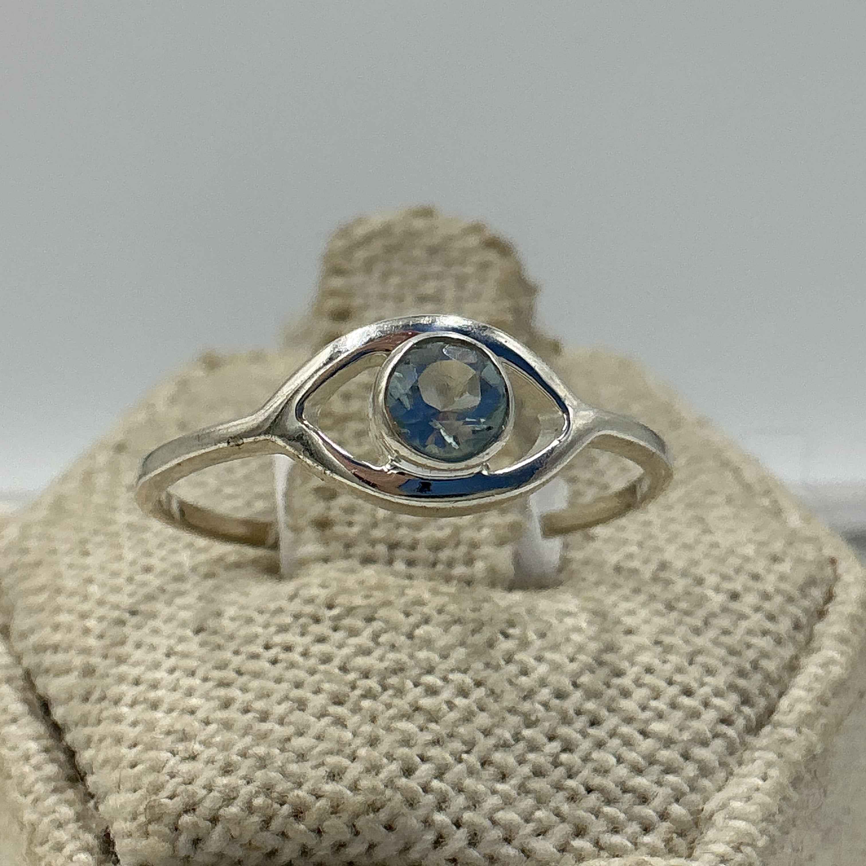 Sterling Silver Aquamarine Eye Ring- Size 9 - Peace, Courage & Clear Communication