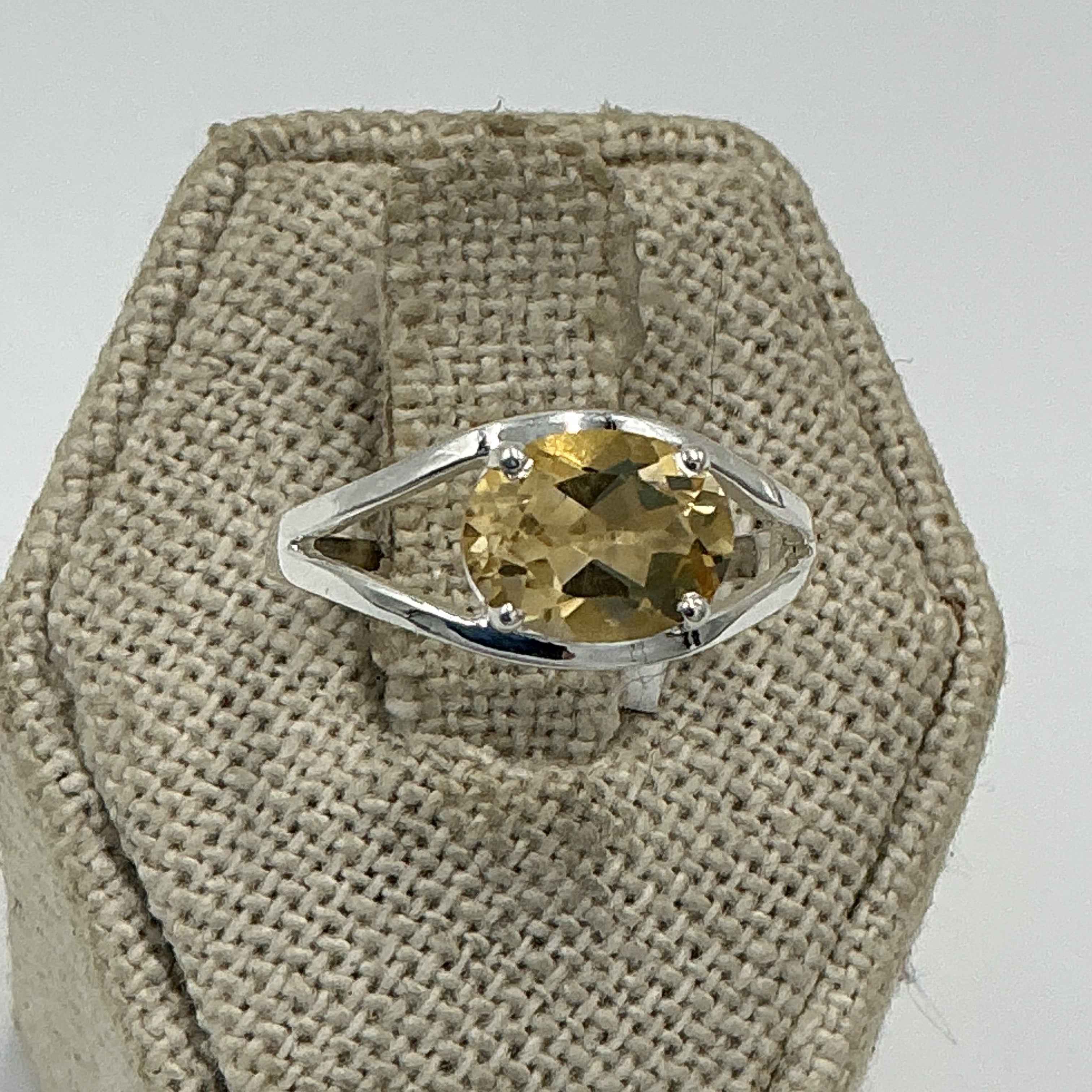 Sterling Silver Oval Citrine V Frame Ring – Size 8 – Abundance, Clarity & Confidence
