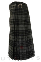 Traditional Kilt – Premium 6–8 Yard Wool, Gray Watch