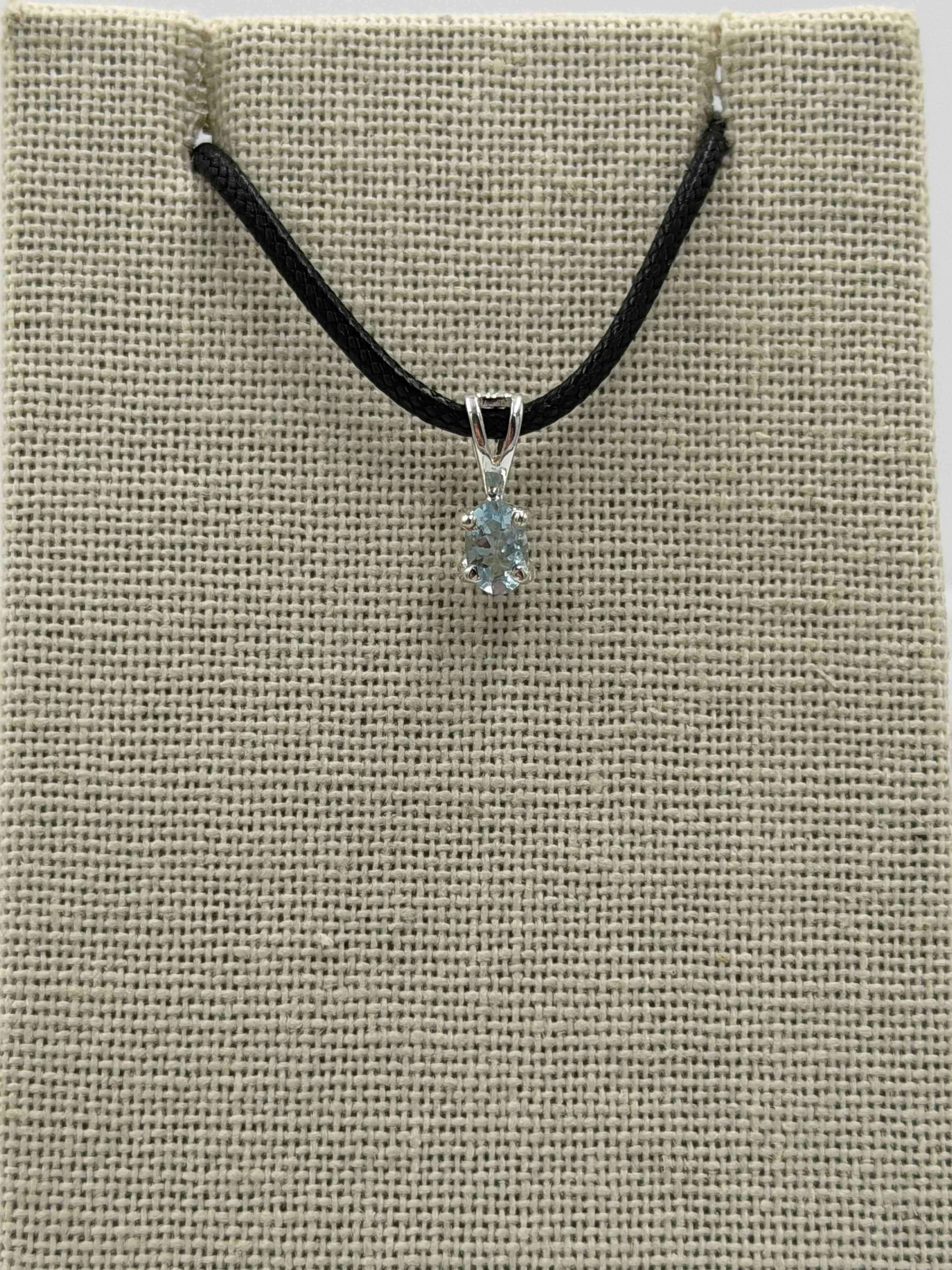 Sterling Silver Oval Aquamarine Pendant