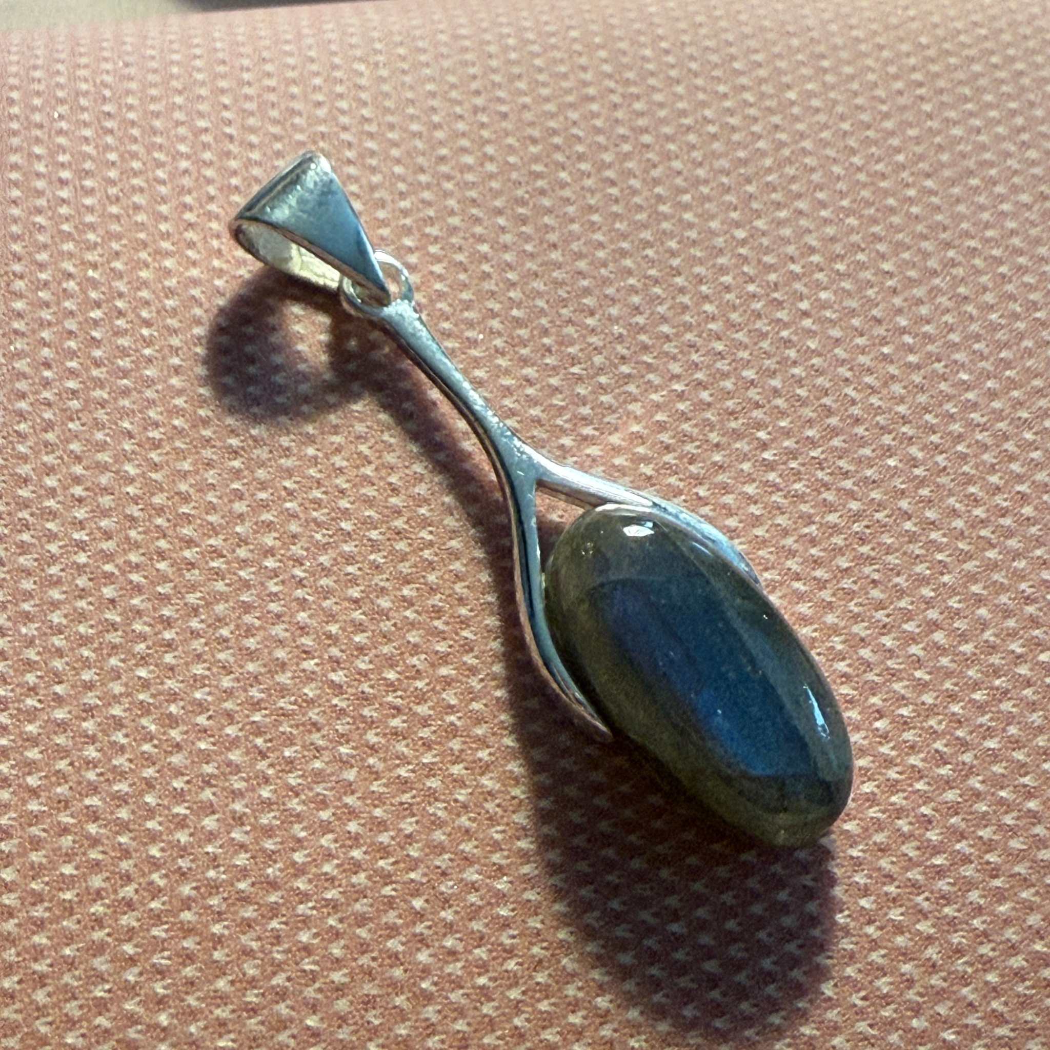 Sterling Silver Gemstone Drop Pendant – Labradorite or Rainbow Moonstone
