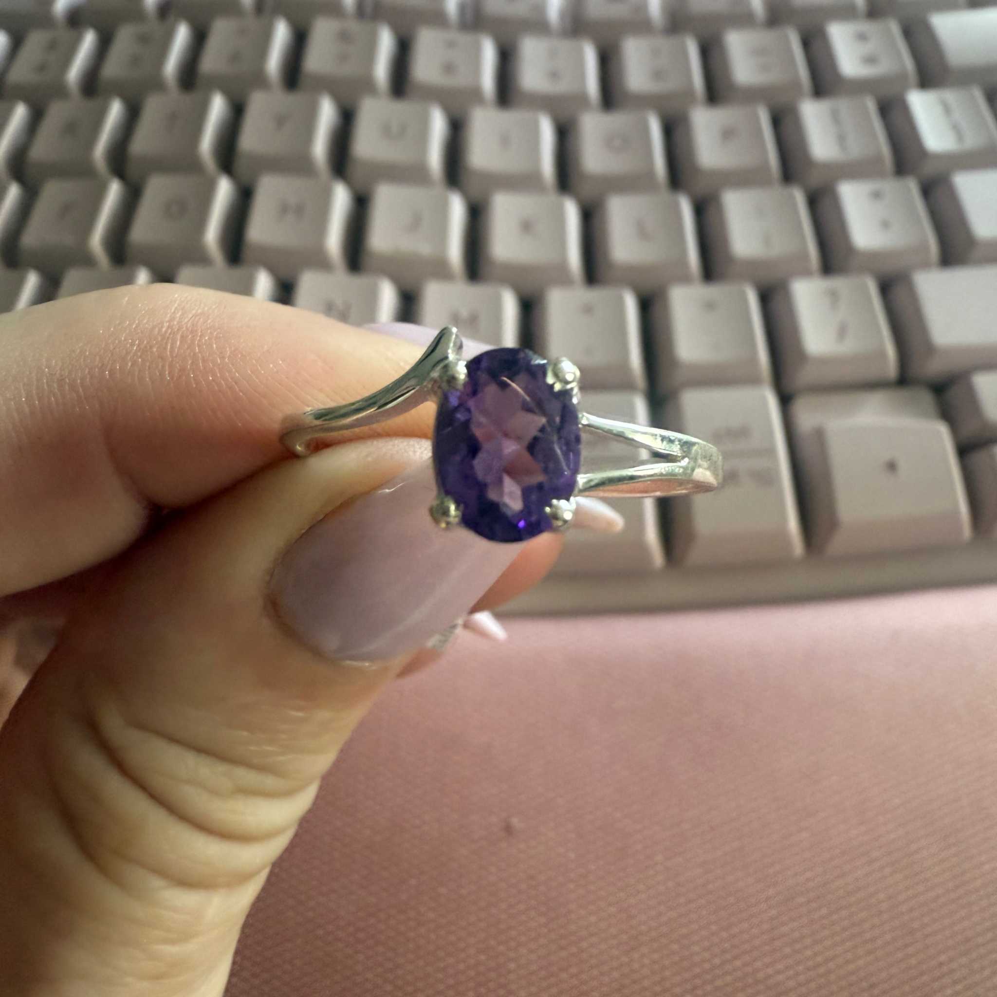 Oval Amethyst Split-Band Sterling Silver Ring – Size 13