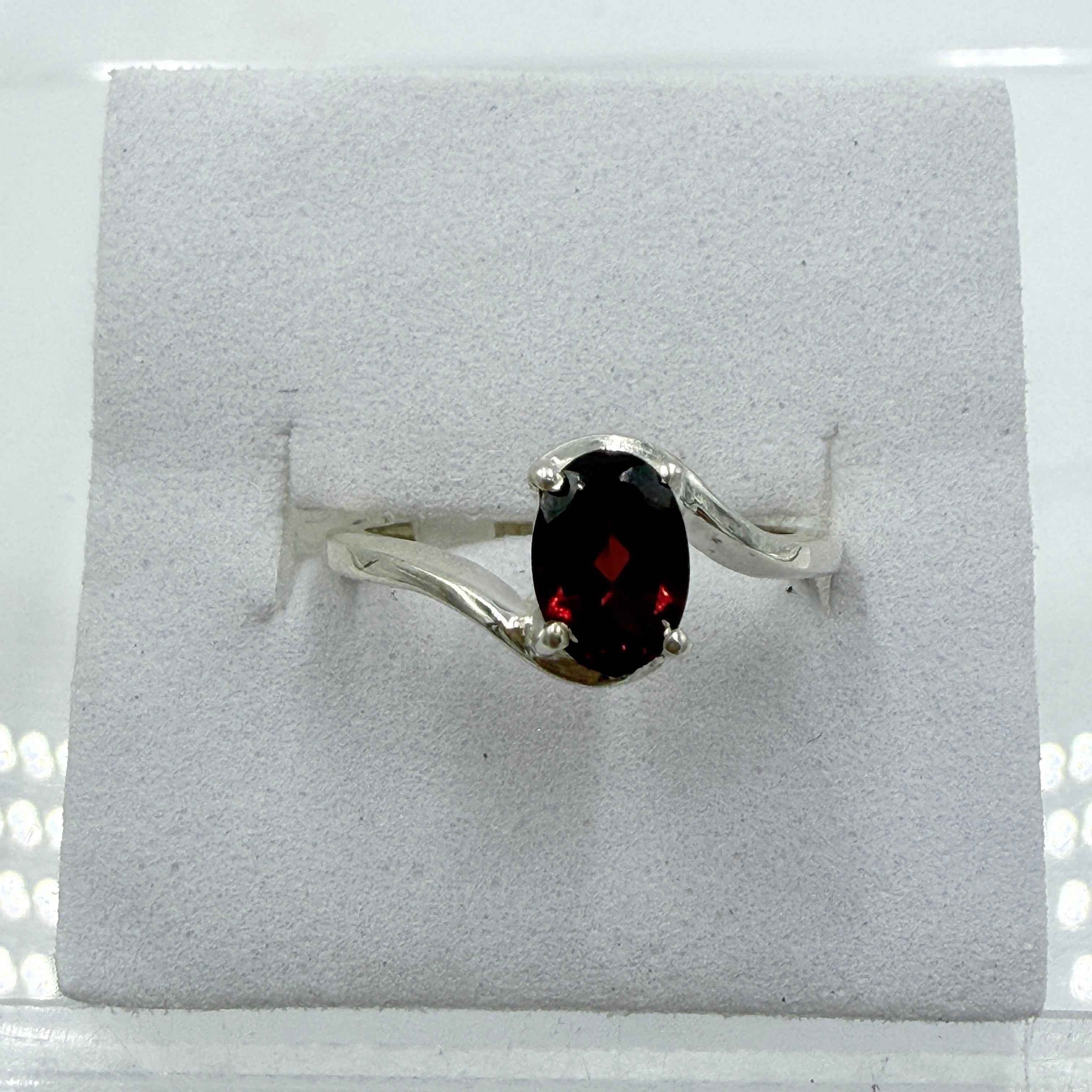 Sterling Silver Garnet Open-Frame Ring – Size 5 – Passion, Strength & Grounding