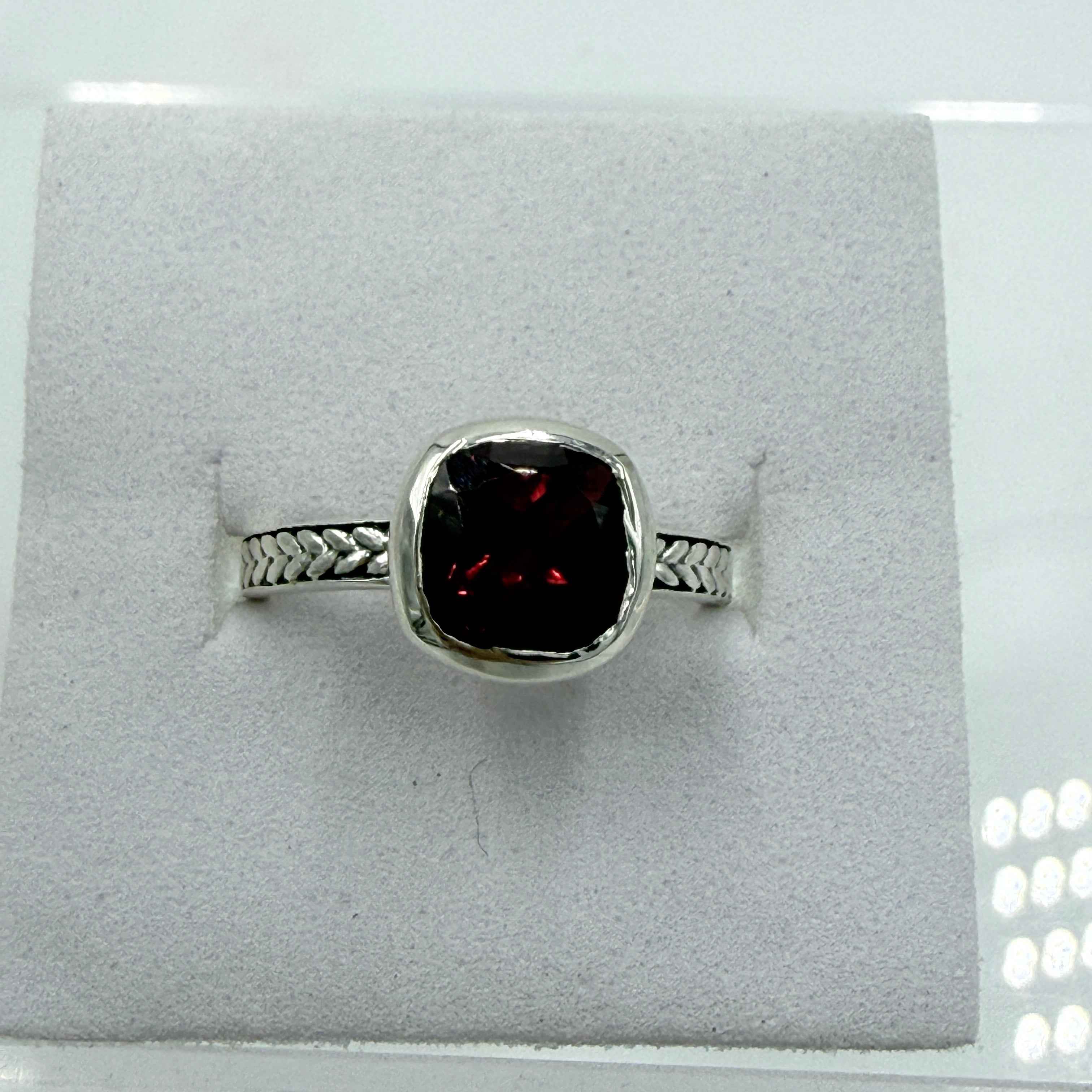 Sterling Silver Cushion-Cut Garnet Braided Band Ring – Size 6 – Passion, Strength & Grounding