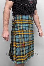 Traditional Kilt – Premium 6–8 Yard Wool, Continue