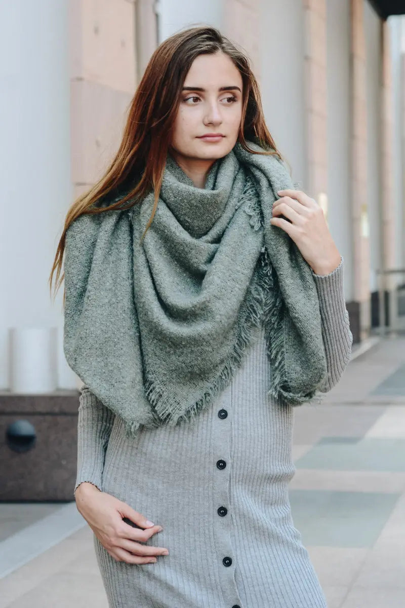 Plush Mohair Square Scarf – Snug & Chic Winter Wrap ❄️
