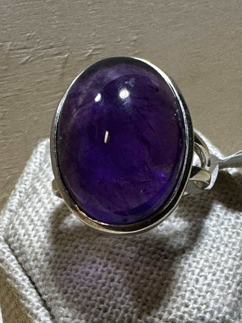 Amethyst Ring Size 8 (07.5042)