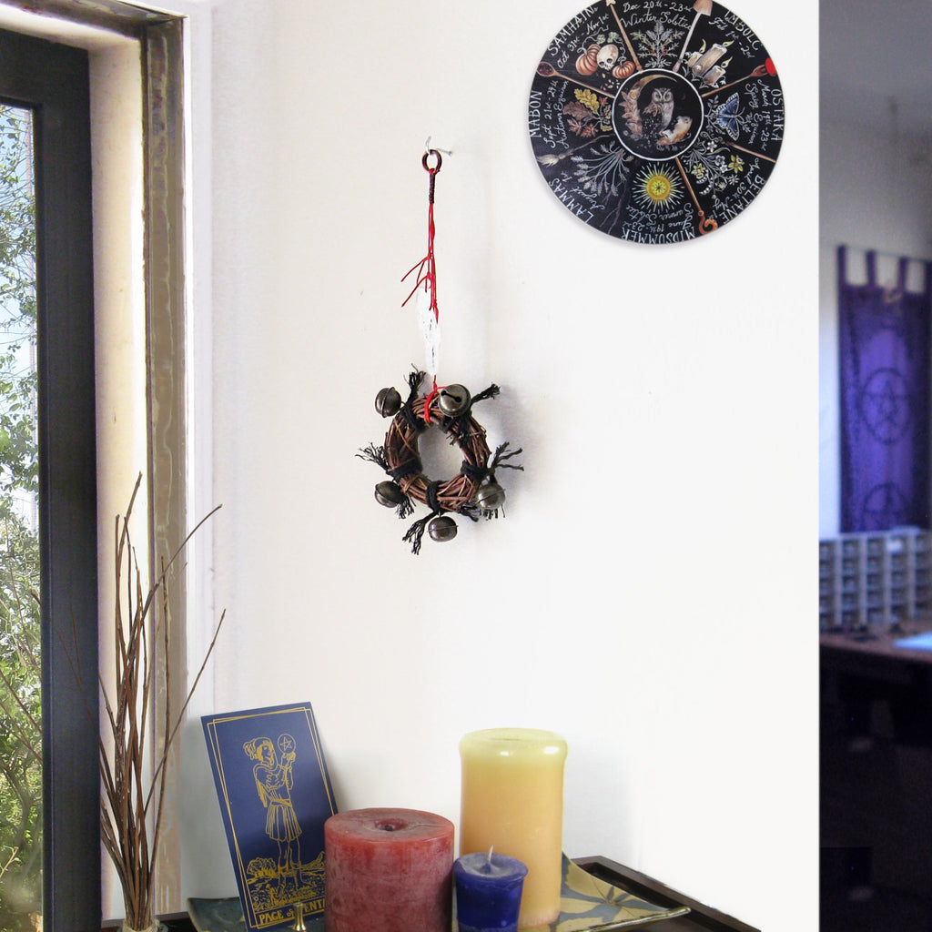 Witch's Bell: Small Wreath, 5 Sleigh Bells and 3 Quartz