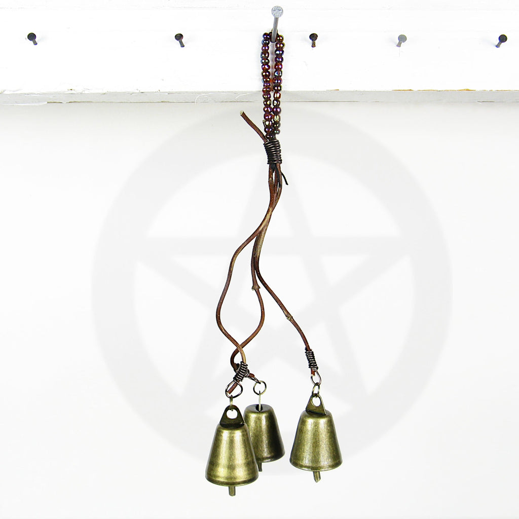 Witch's Bell: 3 Bells on Vines with Glass Beads